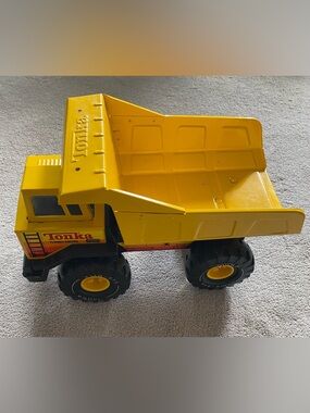 Vintage Metal Tonka Truck